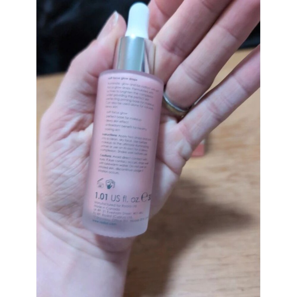 Rodial soft focus glow drops - Picture 3 of 8